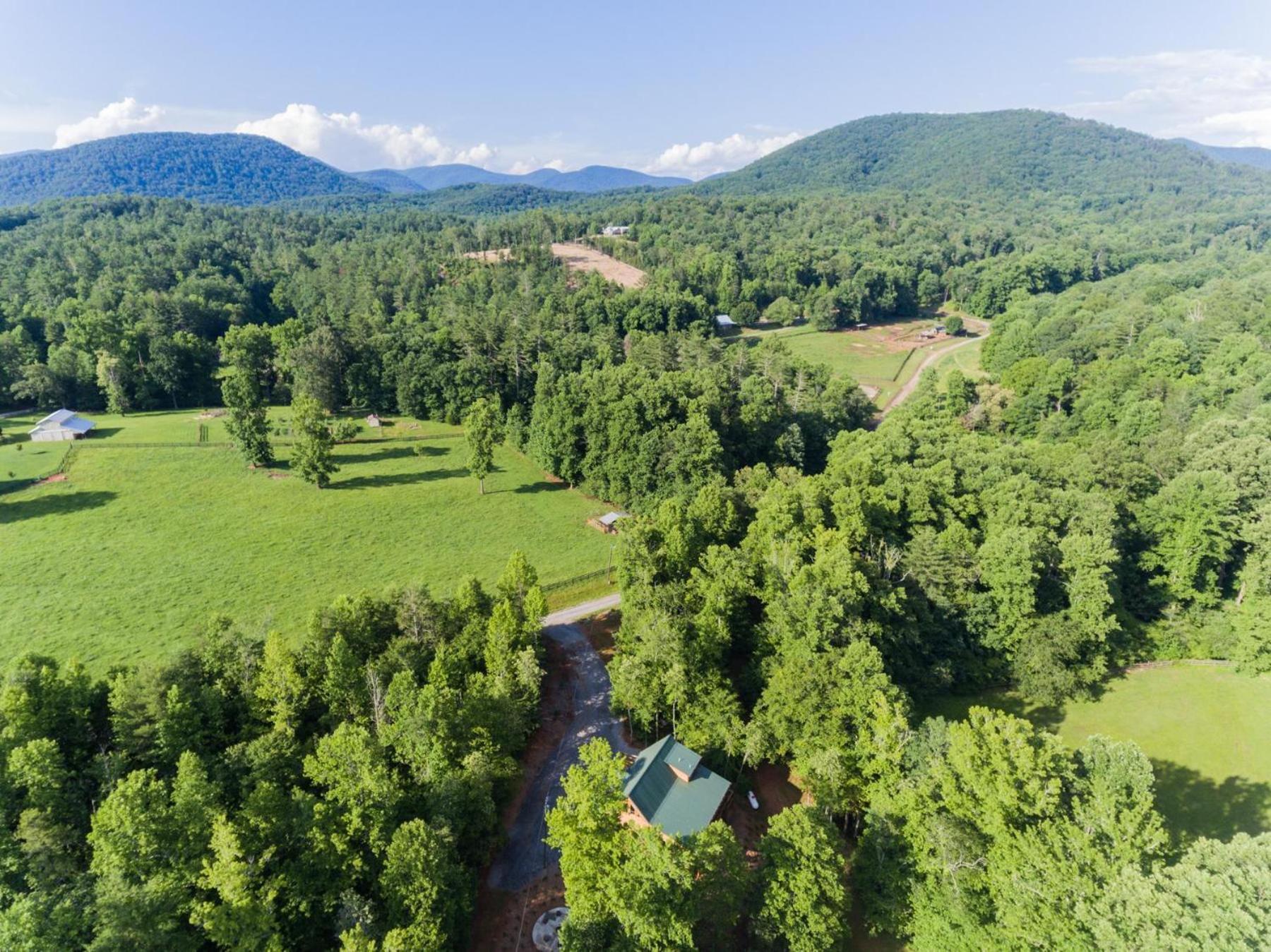 New Listing! Wine Country Retreat - 2 Bed, Hot Tub Βίλα Dahlonega Εξωτερικό φωτογραφία