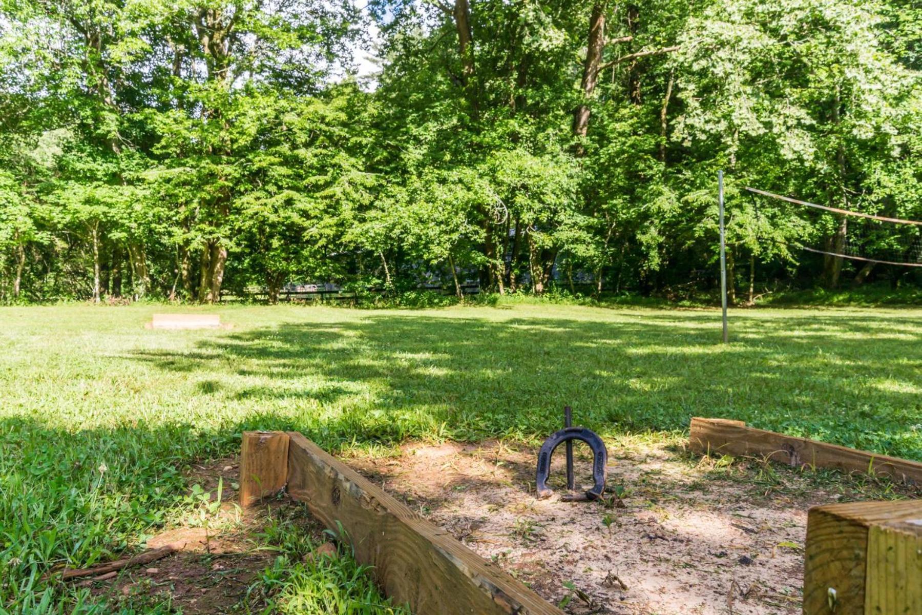 New Listing! Wine Country Retreat - 2 Bed, Hot Tub Βίλα Dahlonega Εξωτερικό φωτογραφία