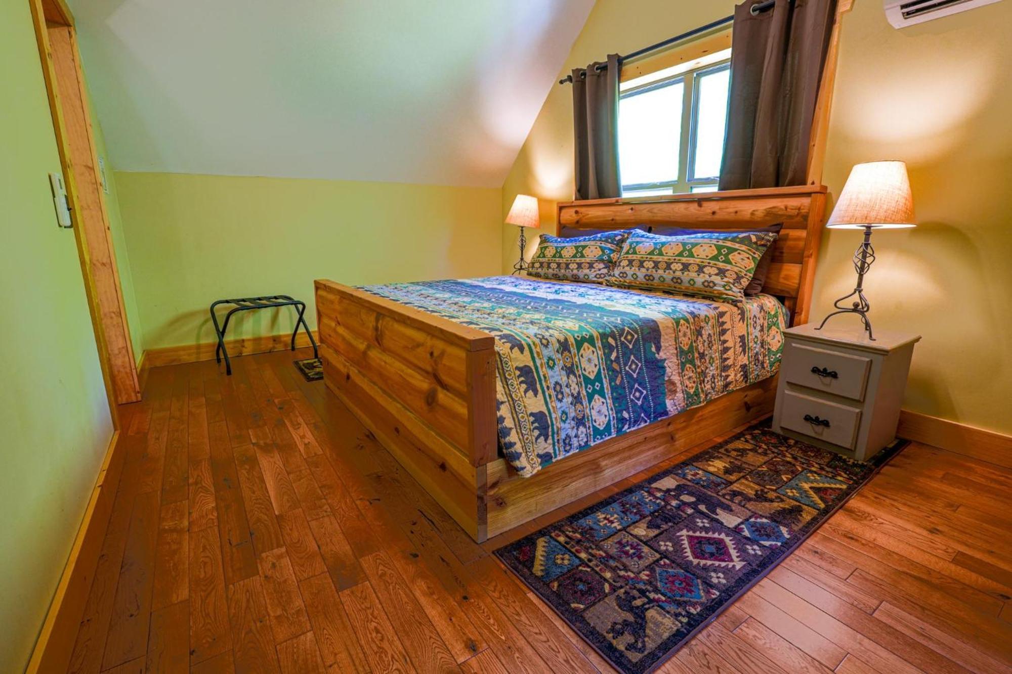 New Listing! Wine Country Retreat - 2 Bed, Hot Tub Βίλα Dahlonega Εξωτερικό φωτογραφία